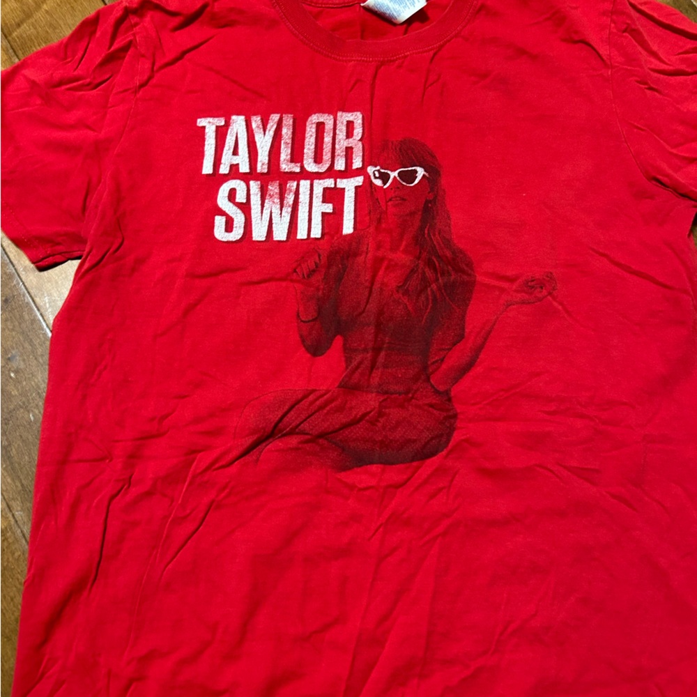 Taylor swift tour t shirt